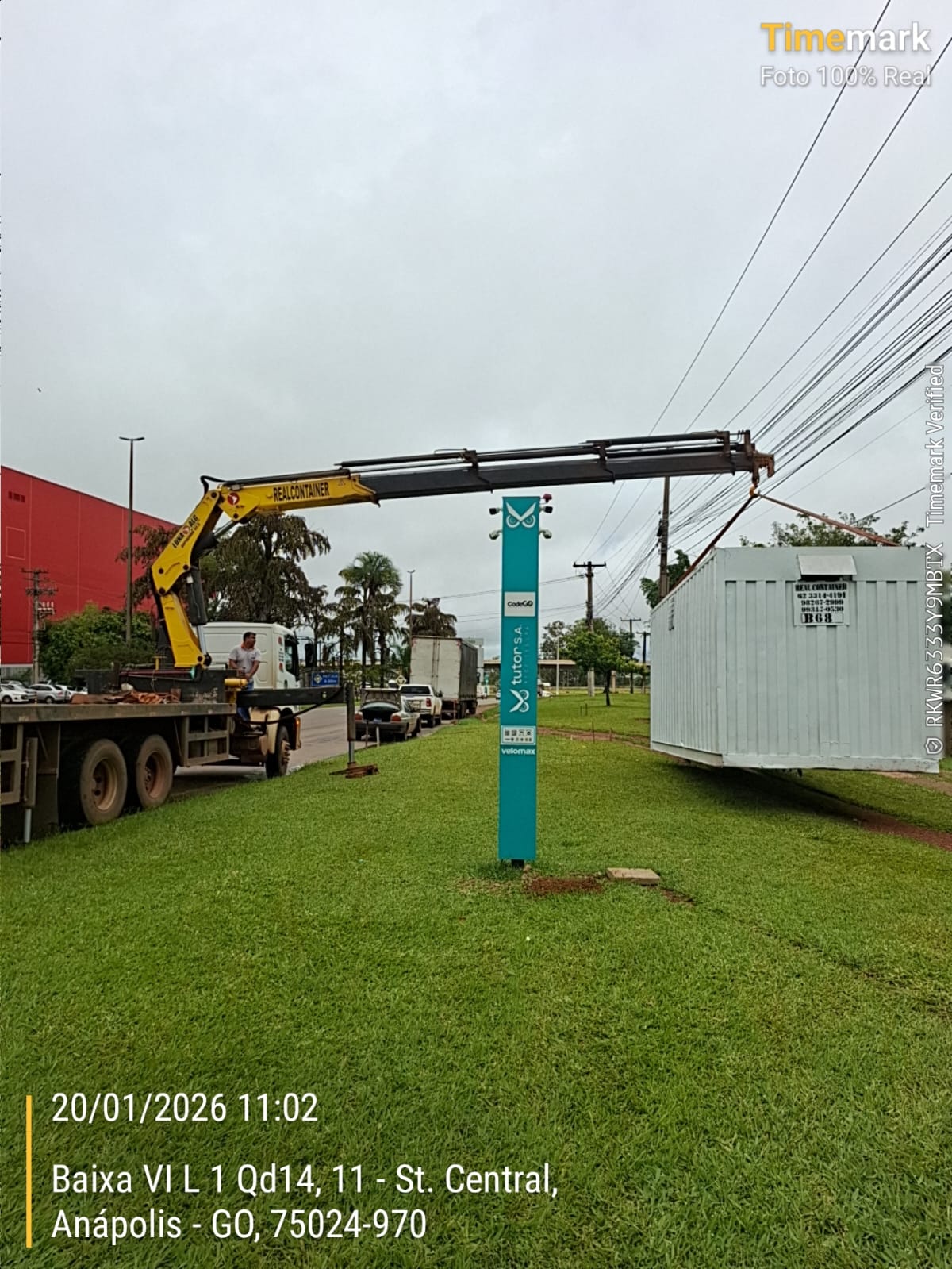 A previsão de entrega dos serviços é para abril de 2026